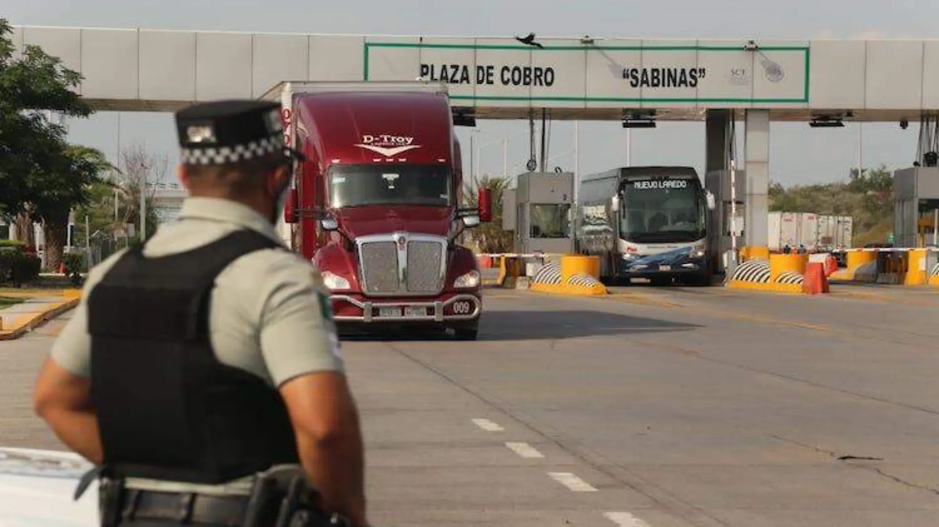 FBI Carretera Monterrey-Nuevo Laredo